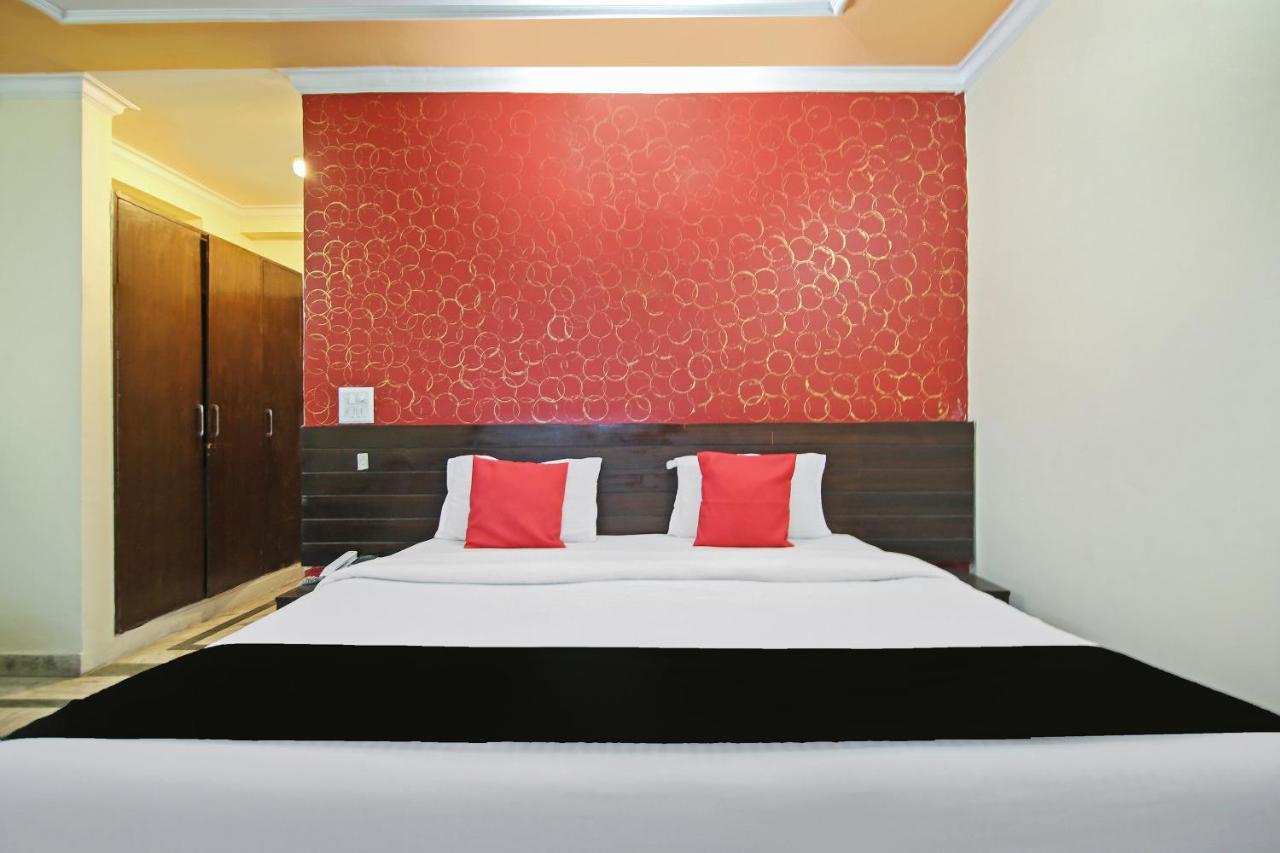גורגאון Capital O Tipsyy Near Aravali Biodiversity Park מראה חיצוני תמונה