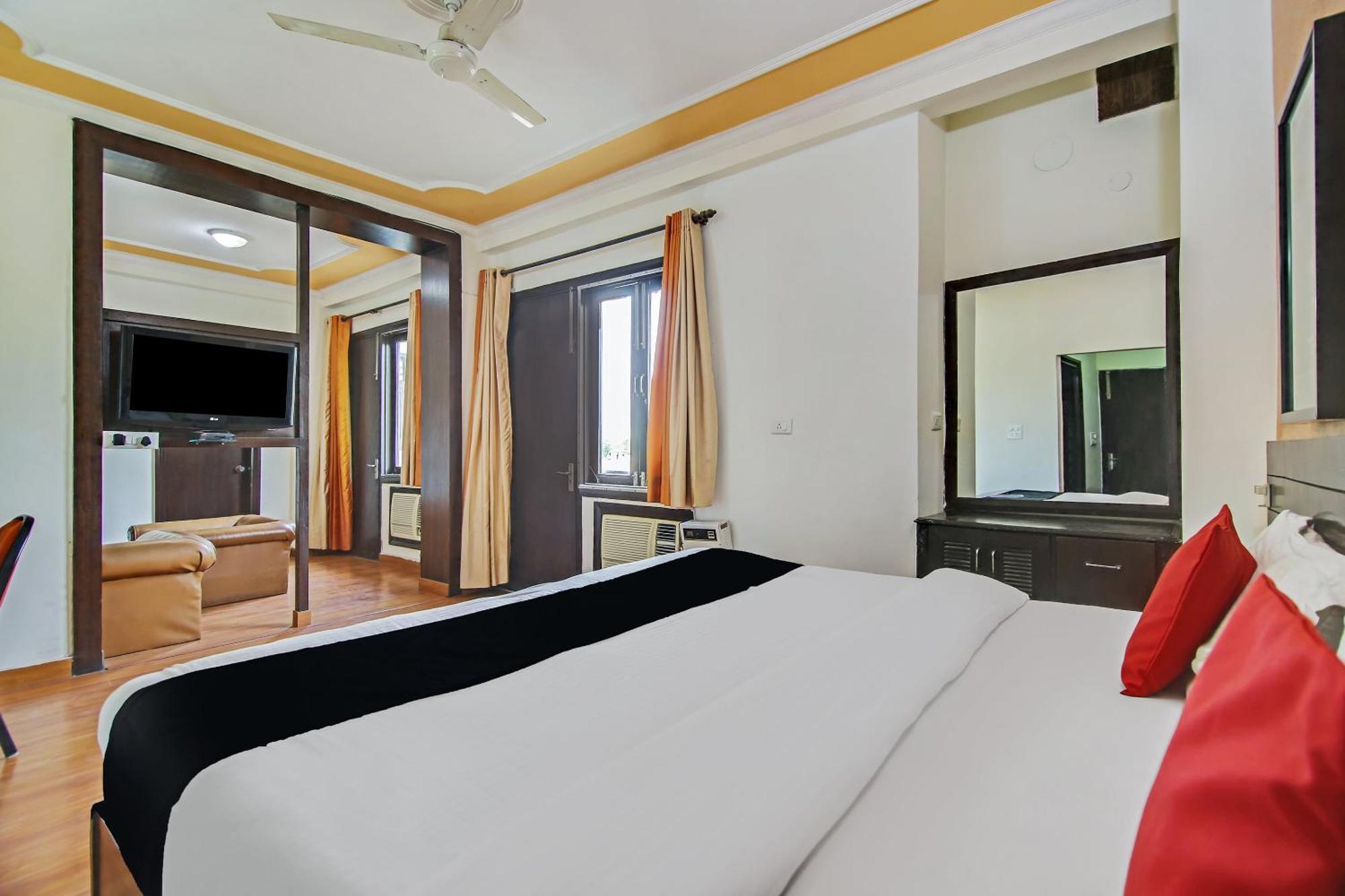 גורגאון Capital O Tipsyy Near Aravali Biodiversity Park מראה חיצוני תמונה