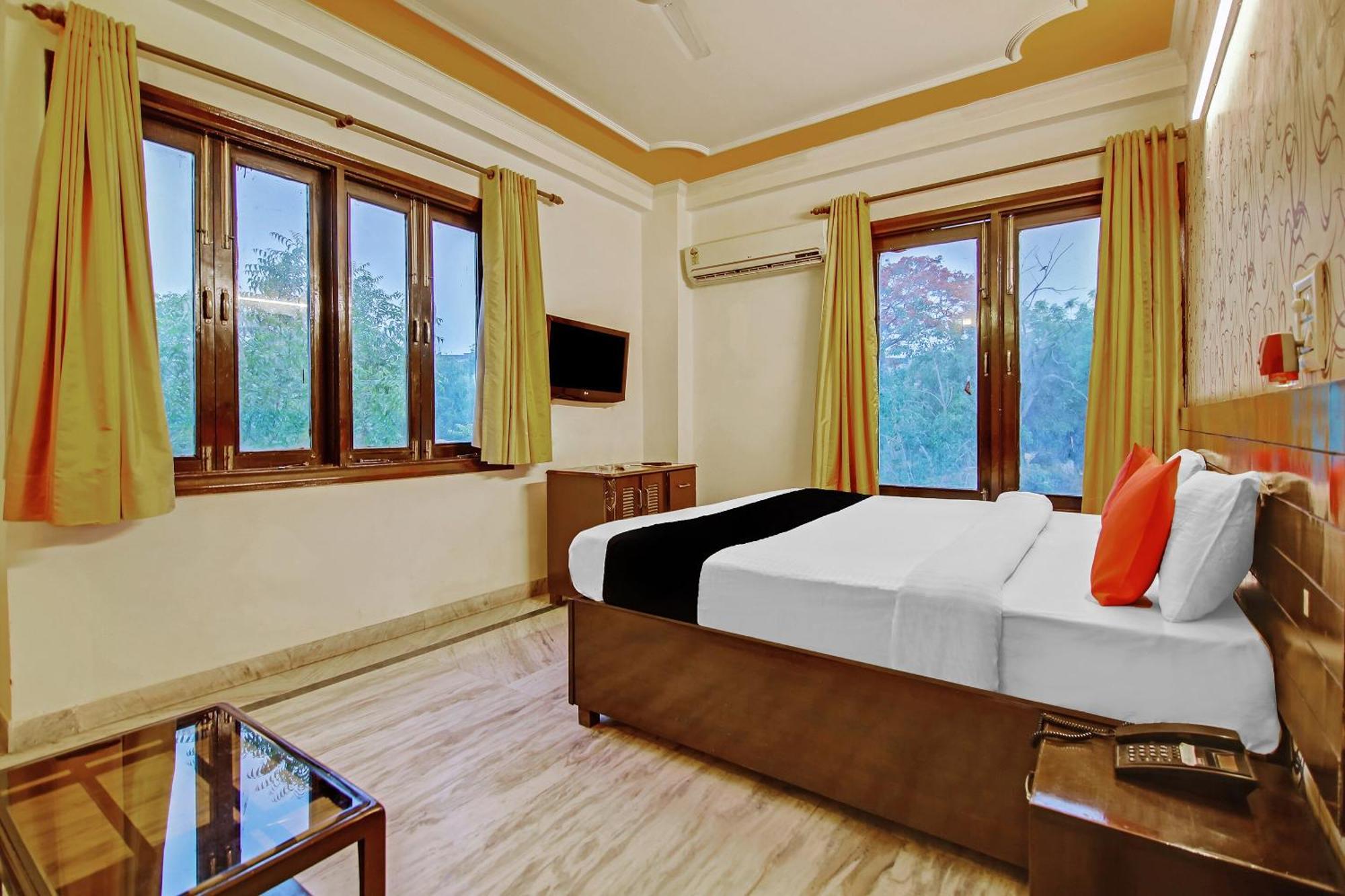 גורגאון Capital O Tipsyy Near Aravali Biodiversity Park מראה חיצוני תמונה