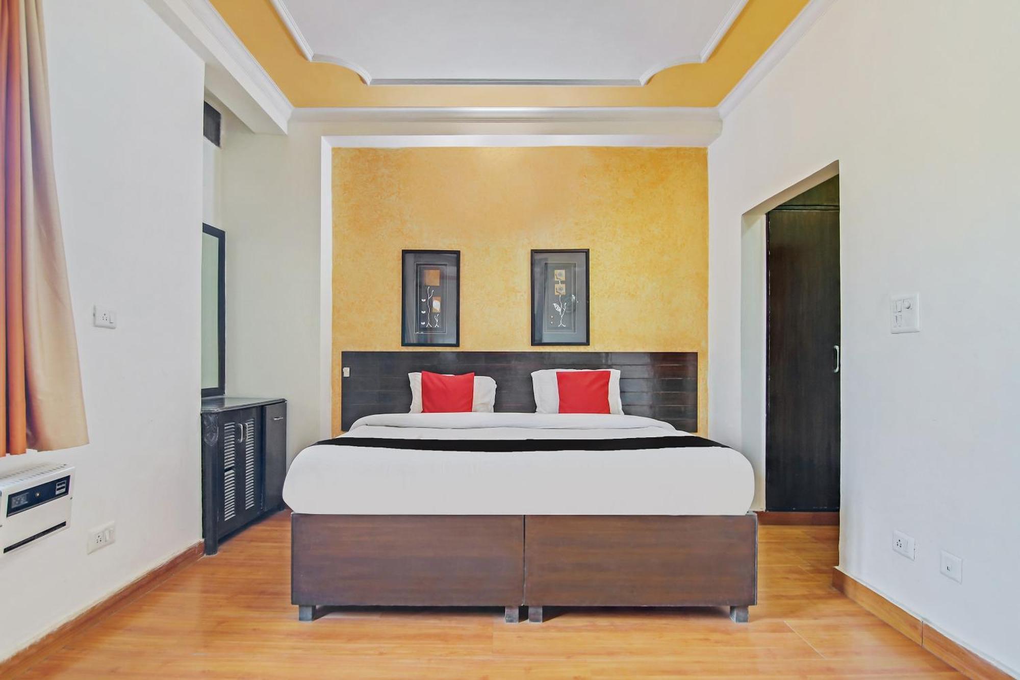 גורגאון Capital O Tipsyy Near Aravali Biodiversity Park מראה חיצוני תמונה