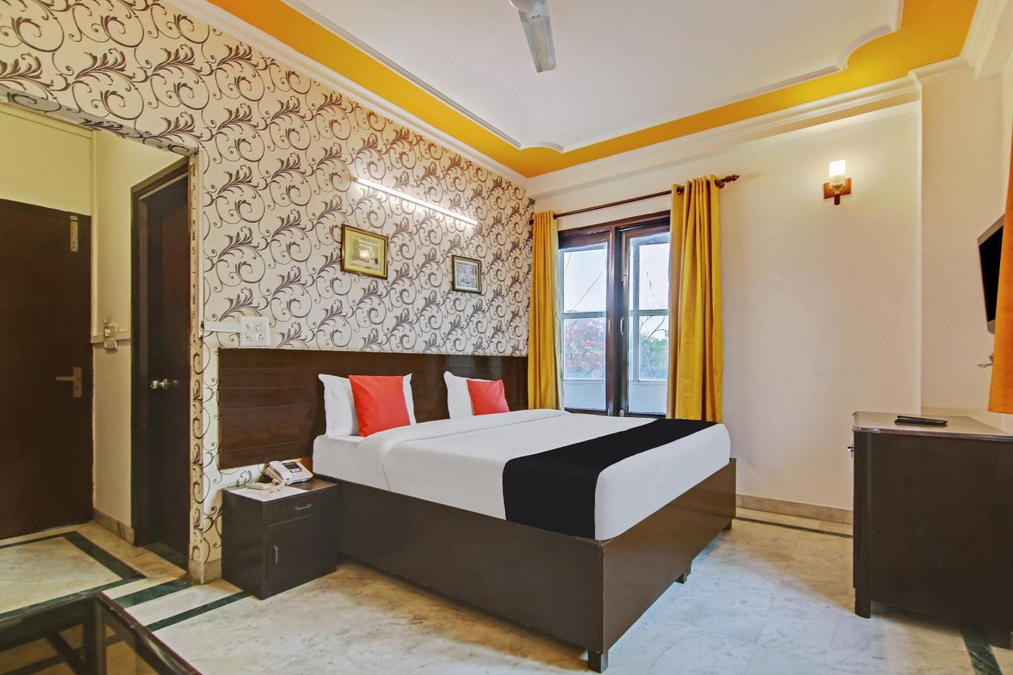 גורגאון Capital O Tipsyy Near Aravali Biodiversity Park מראה חיצוני תמונה