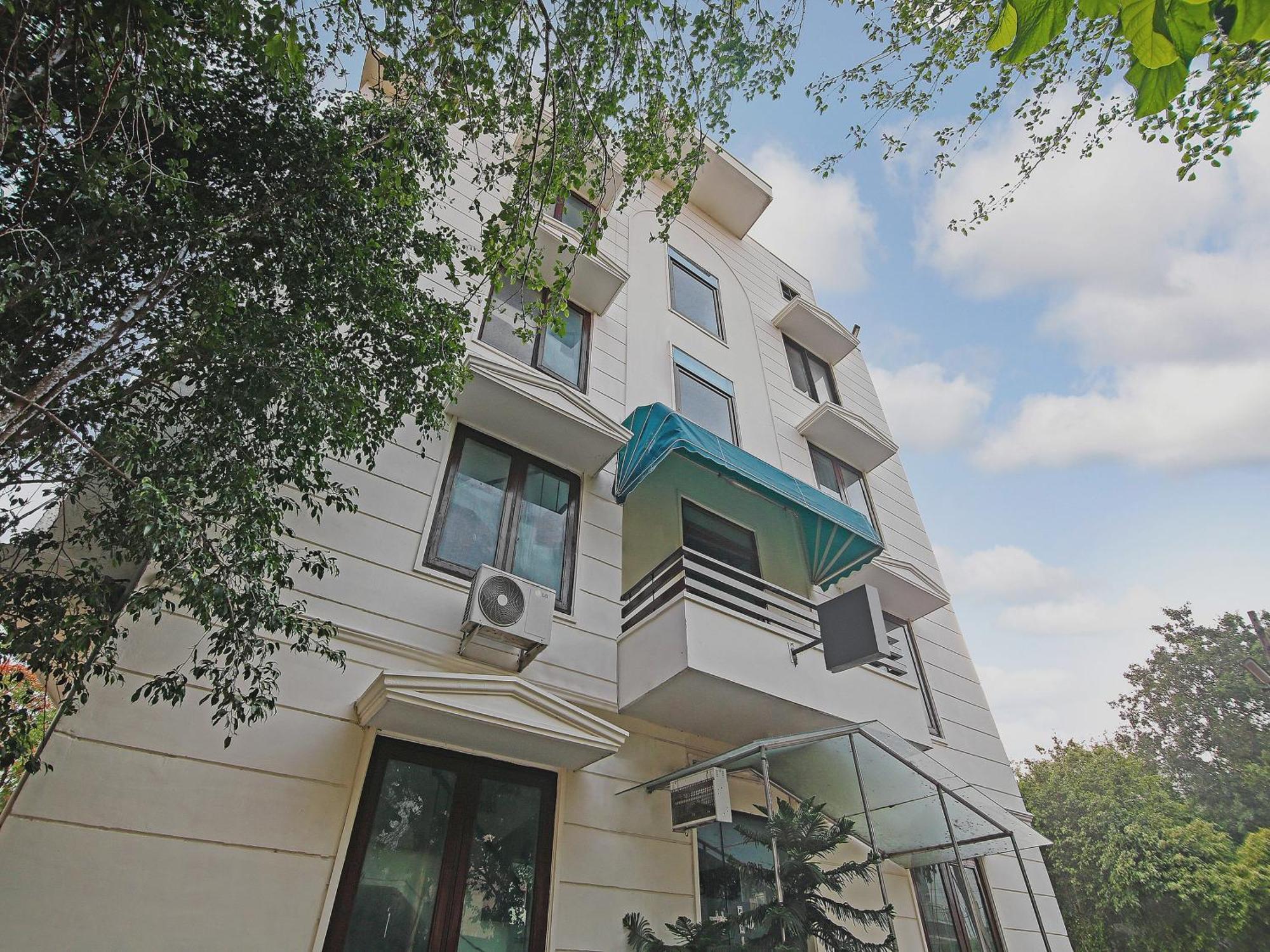 גורגאון Capital O Tipsyy Near Aravali Biodiversity Park מראה חיצוני תמונה